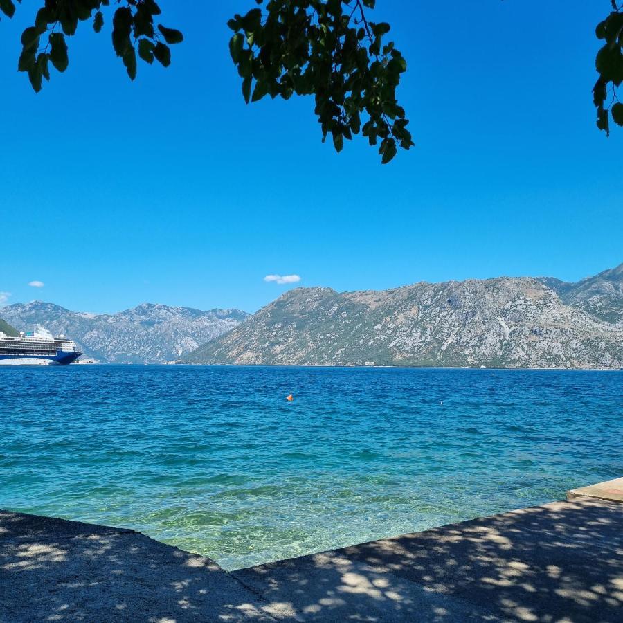 Lovely Apartment On The Sea Shore, With A View And Free Wi-Fi Kotor Exterior foto