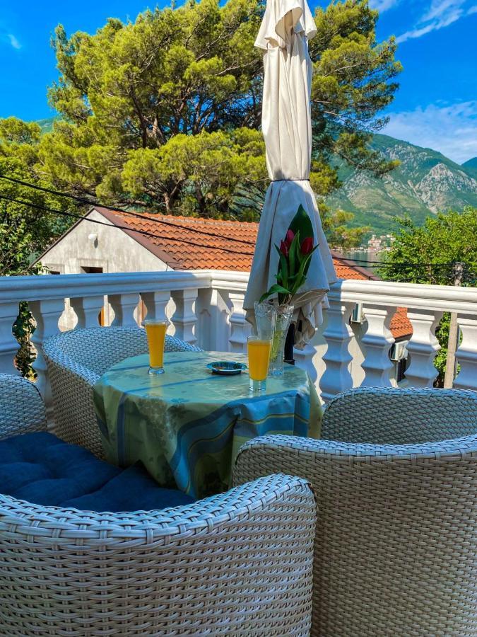 Lovely Apartment On The Sea Shore, With A View And Free Wi-Fi Kotor Exterior foto